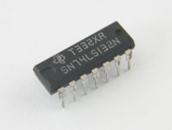 74LS132 Quad Porte NAND Schmitt Trigger TTL DIP-14 5V